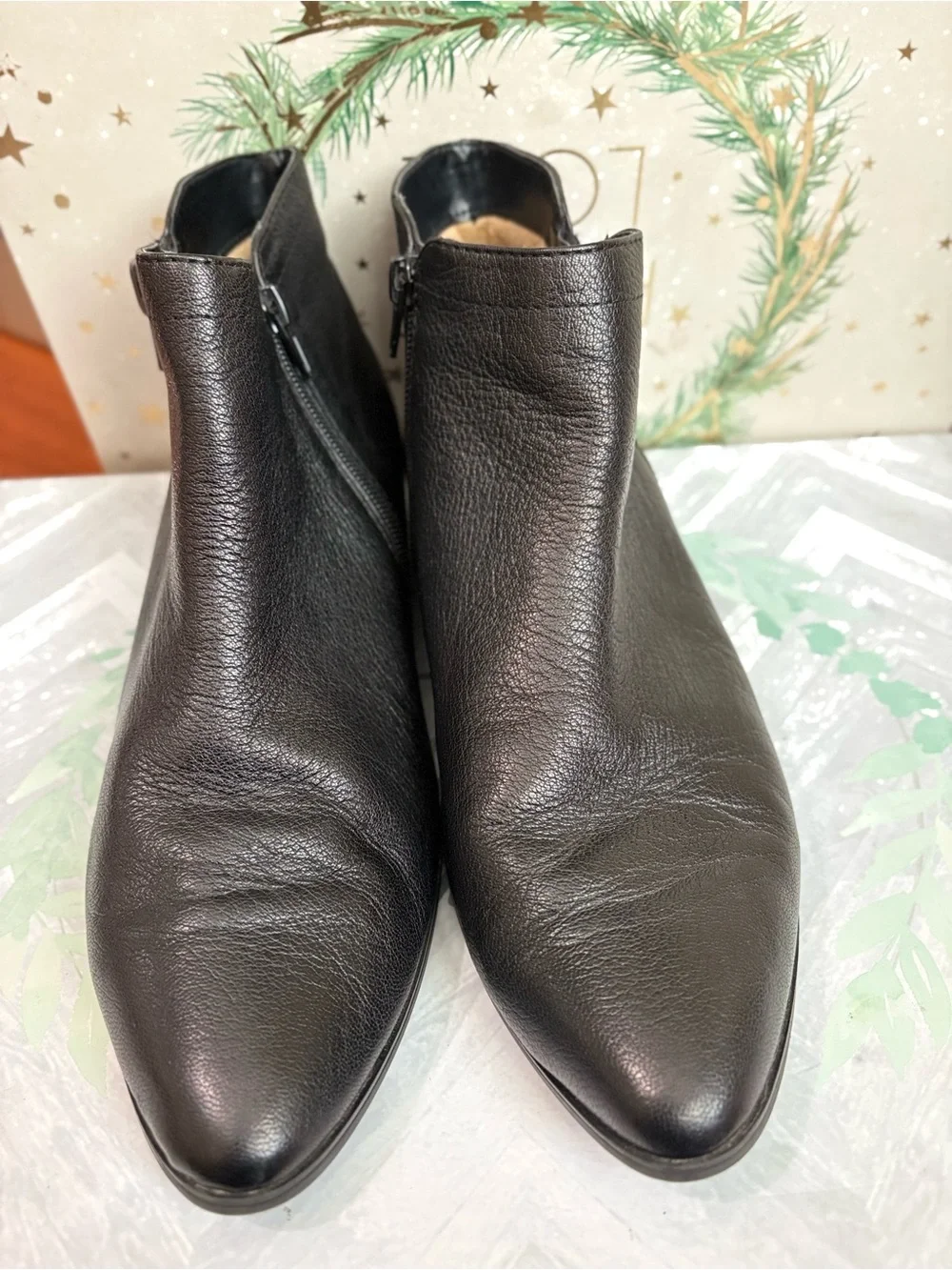 Naturalizer Black Leather Pointed Toe Ankle Booties with Side Zips